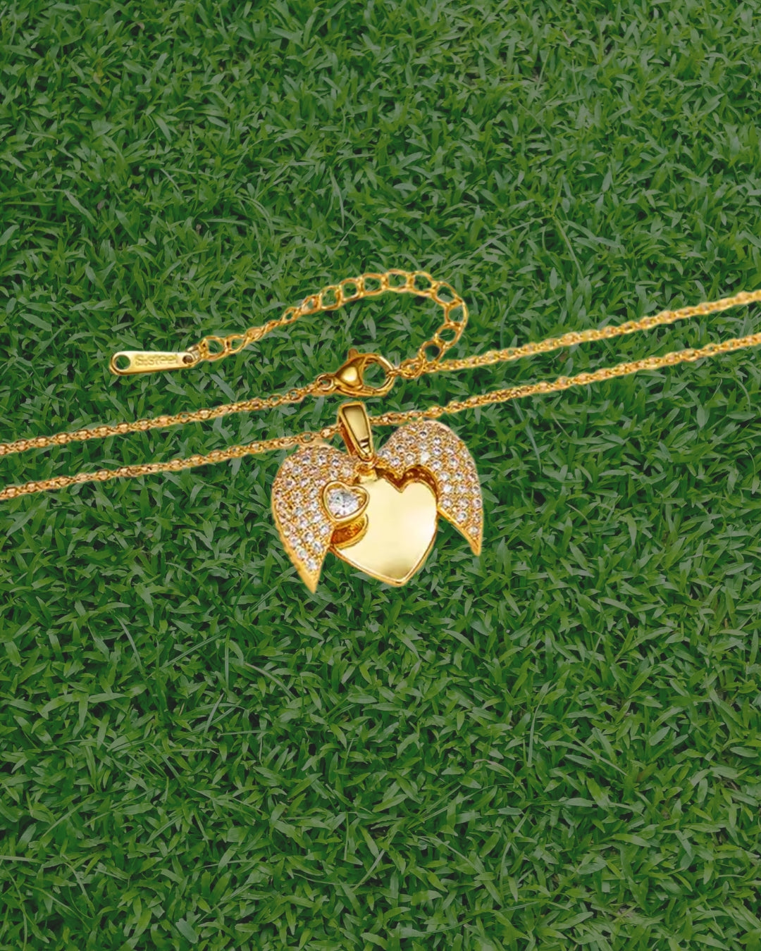 SP Fashion Jewelry Heart Shaped Stainless Steel Chain 18K Gold Plated Zircon Heart Wings Pendant Necklace for Women
