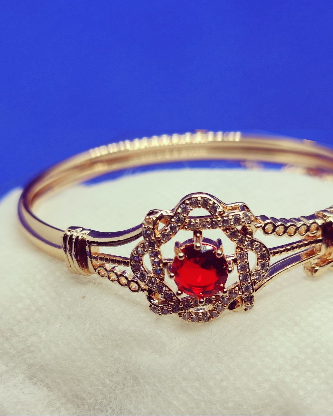 Gold plated beautiful pendant set with ring and bangle