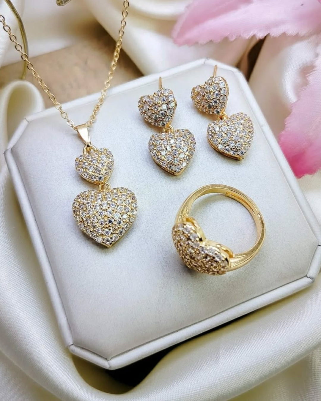 Beautiful Heart Design Necklace Set with Ring
